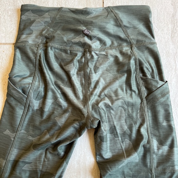 Prana Electa Leggings XS – Sage Green Camo Yoga Pant Activewear - Picture 3 of 4